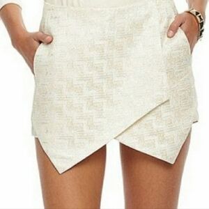 Chelsea  &  Violet Cream/Gold Sparkle Skort Size Large Dressy Classic